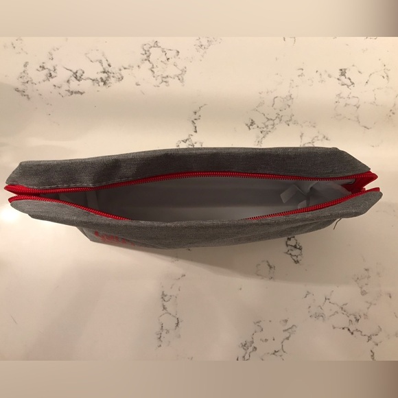 NWOT Liverpool FC Pouch - Picture 3 of 3